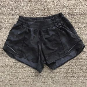 NWOT Lululemon Hotty Hot Shorts 4” 4